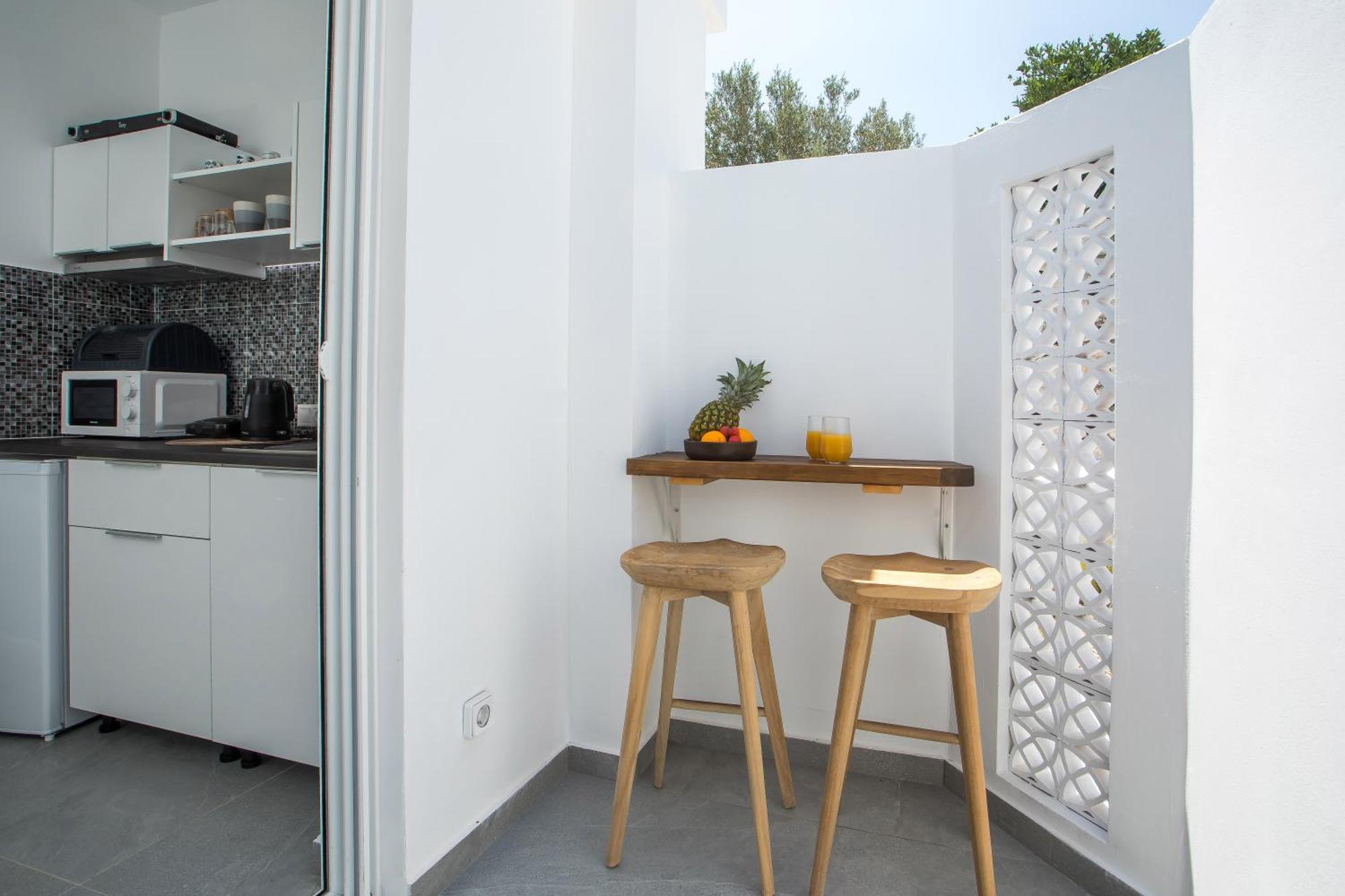 Calma Luxury Studios & Suites Фалираки Экстерьер фото