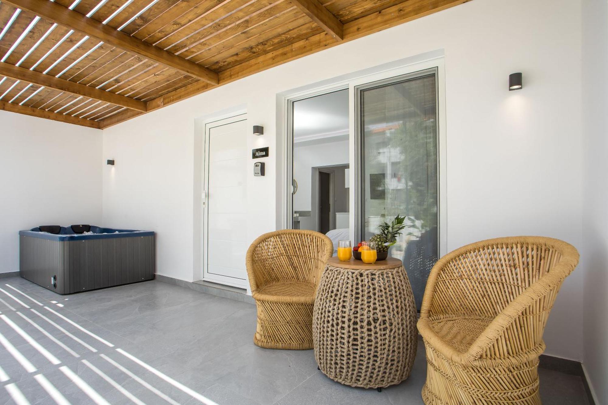 Calma Luxury Studios & Suites Фалираки Экстерьер фото