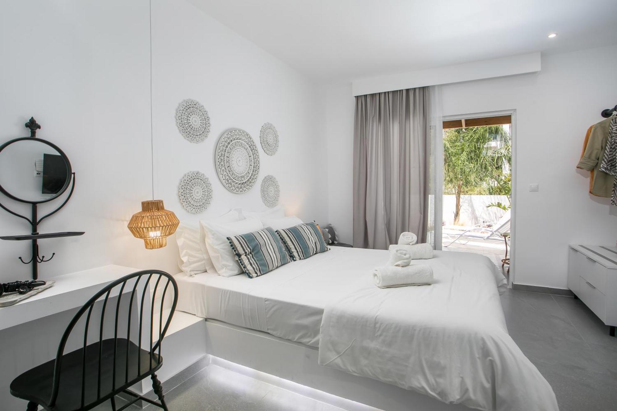 Calma Luxury Studios & Suites Фалираки Экстерьер фото