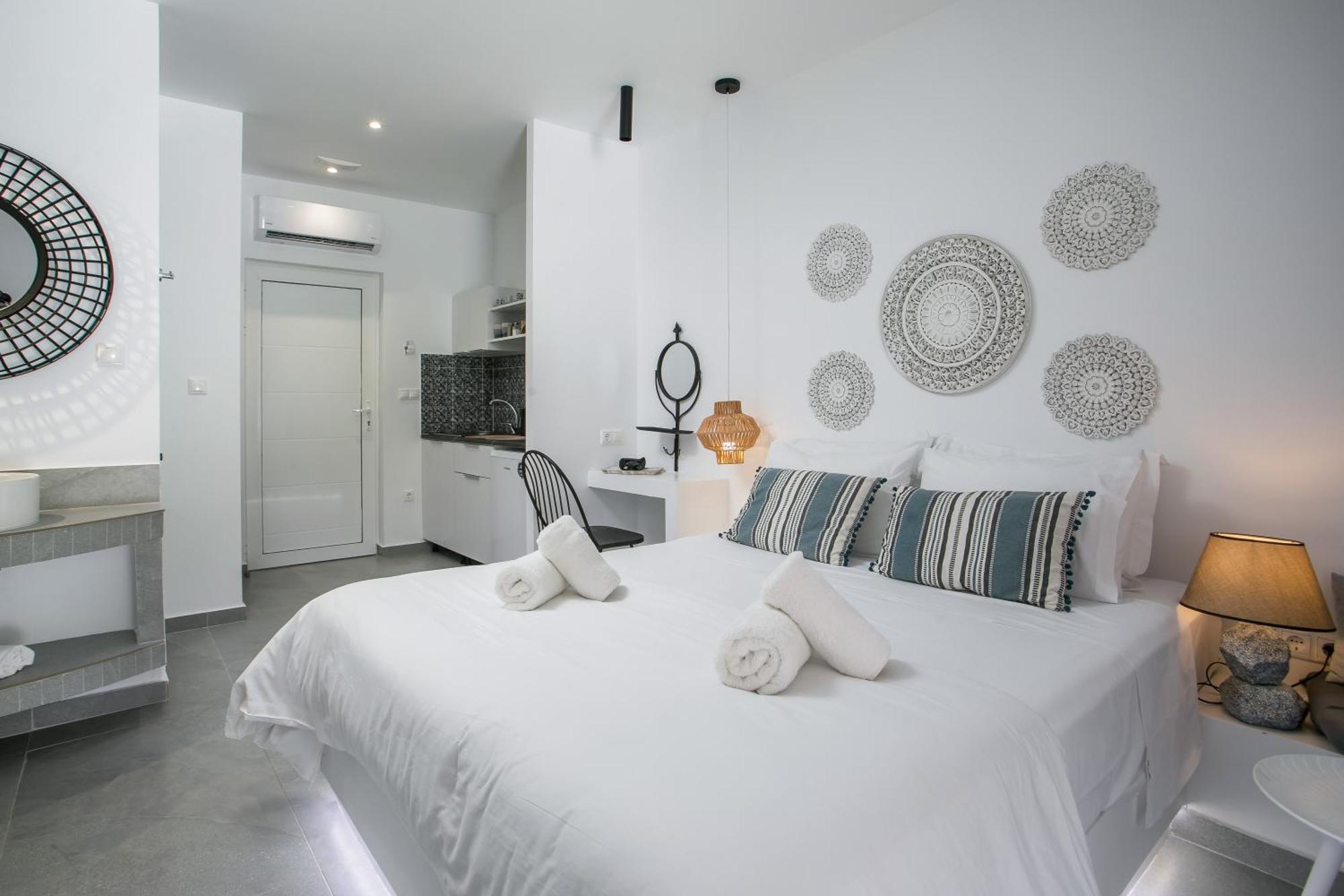 Calma Luxury Studios & Suites Фалираки Экстерьер фото