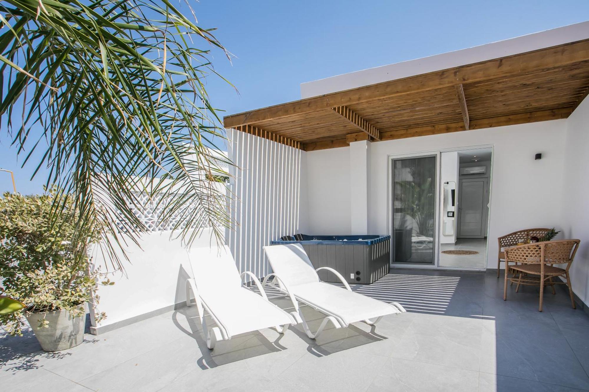 Calma Luxury Studios & Suites Фалираки Экстерьер фото